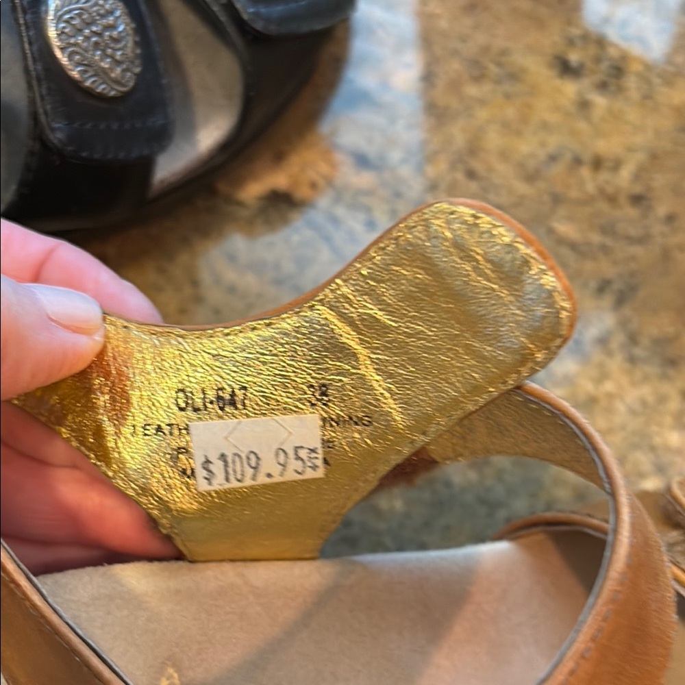 Alegria Women's Tan Sandals - Picture 3 of 7